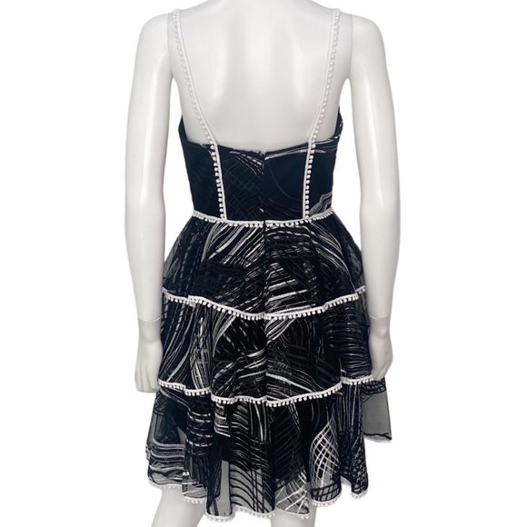 Love By Theia Tiered Mini Cocktail Dress Layered Black and White Print Size 4 - Picture 4 of 16
